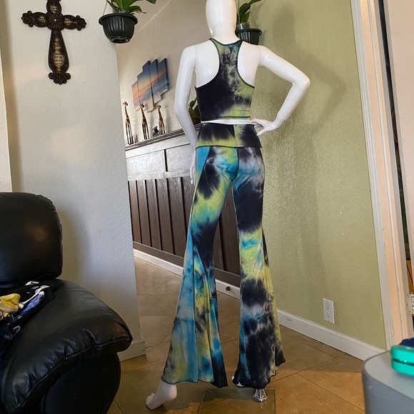 2 pieces new one bell bottom and top - Picture 4 of 16